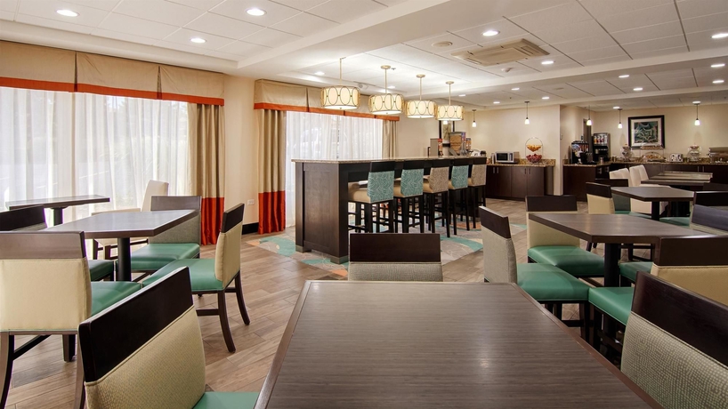 Imagen de los interiores del Hotel Best Western Plus Chicagoland - Countryside. Foto 7