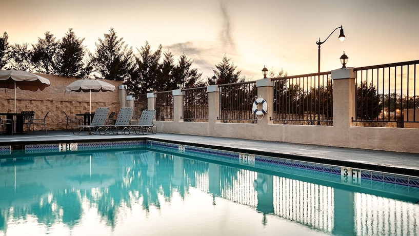 Imagen de la piscina del Hotel Best Western Plus Circle Inn. Foto 18