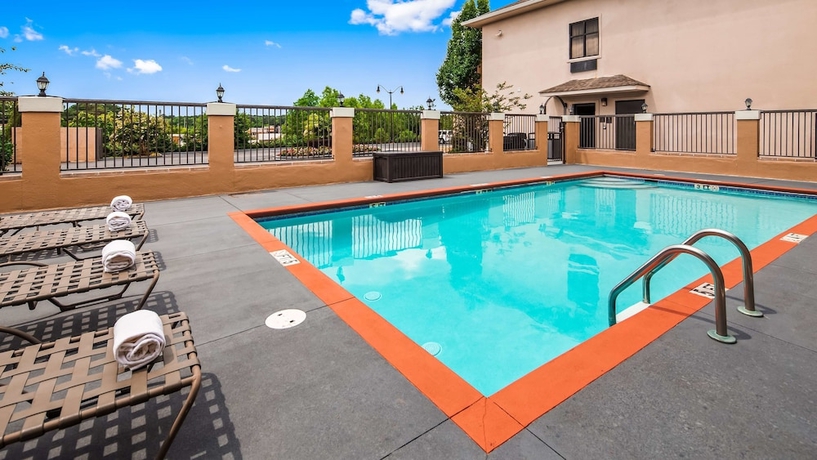 Imagen de la piscina del Hotel Best Western Plus Circle Inn. Foto 19