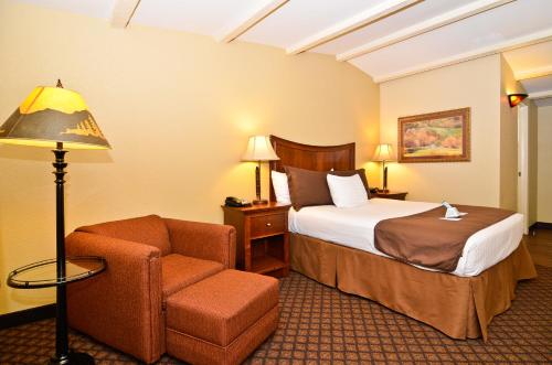 Imagen de la habitación del Hotel Best Western Plus Coach House. Foto 9