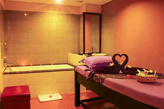 Imagen de la piscina del Hotel Best Western Plus Coco Palu. Foto 20