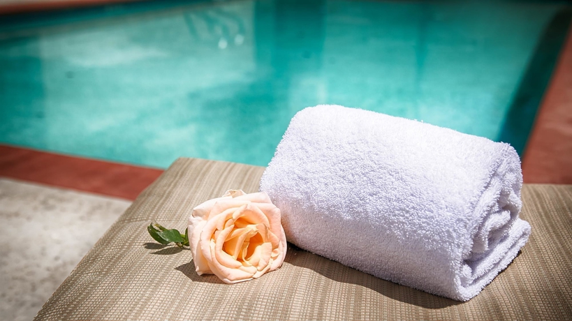 Imagen de la piscina del Hotel Best Western Plus Country Park. Foto 19