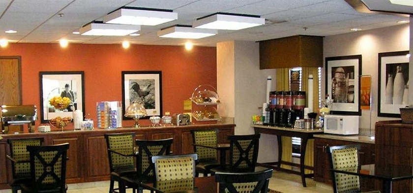 Imagen del bar/restaurante del Hotel Best Western Plus Dallas Love Field North. Foto 2