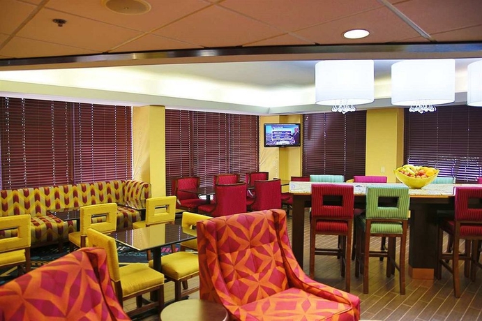 Imagen del bar/restaurante del Hotel Best Western Plus Dallas Love Field North. Foto 3