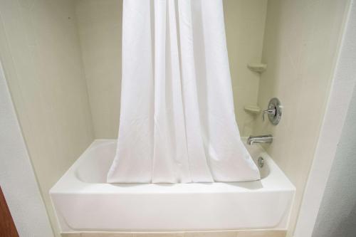 Imagen de la habitación del Hotel Best Western Plus Dayton South. Foto 8