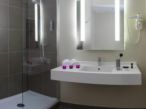 Imagen de la habitación del Hotel Best Western Plus De Chassieu. Foto 7