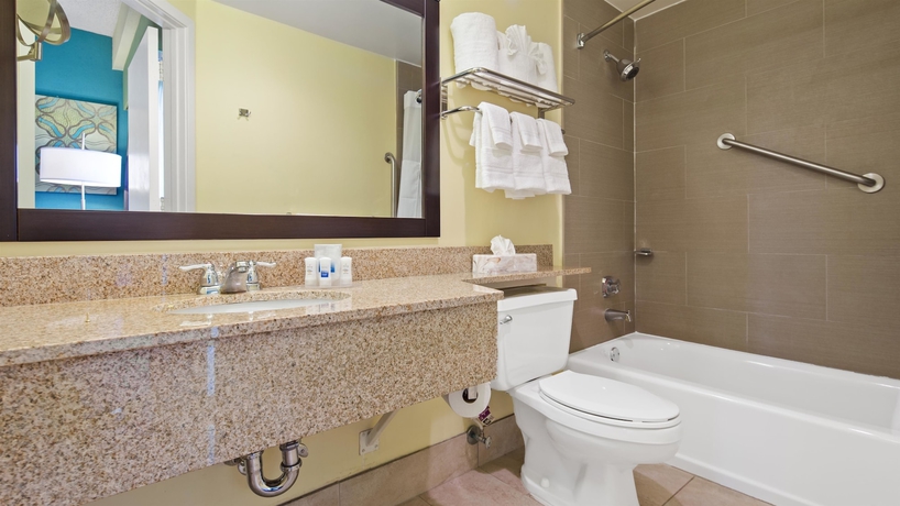 Imagen de la habitación del Hotel Best Western Plus Deerfield Beach Hotel y Suites. Foto 11