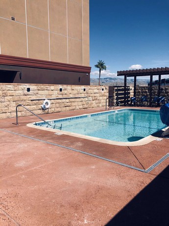 Imagen de la piscina del Hotel Best Western Plus Desert View Inn And Suites. Foto 20