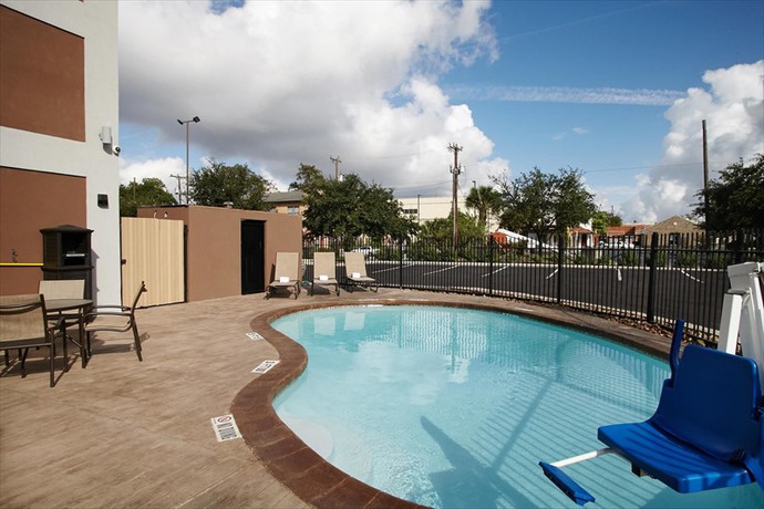 Imagen de la piscina del Hotel Best Western Plus Downtown North. Foto 16