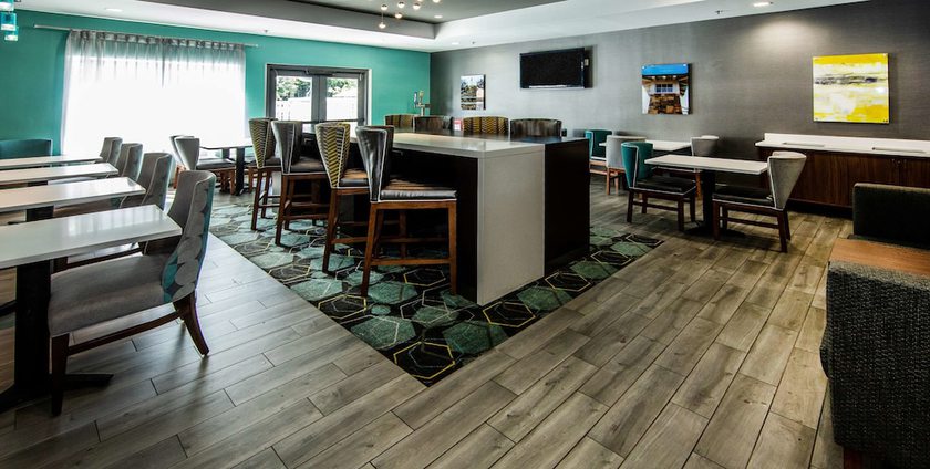 Imagen del bar/restaurante del Hotel Best Western Plus Duluth / Sugarloaf. Foto 3