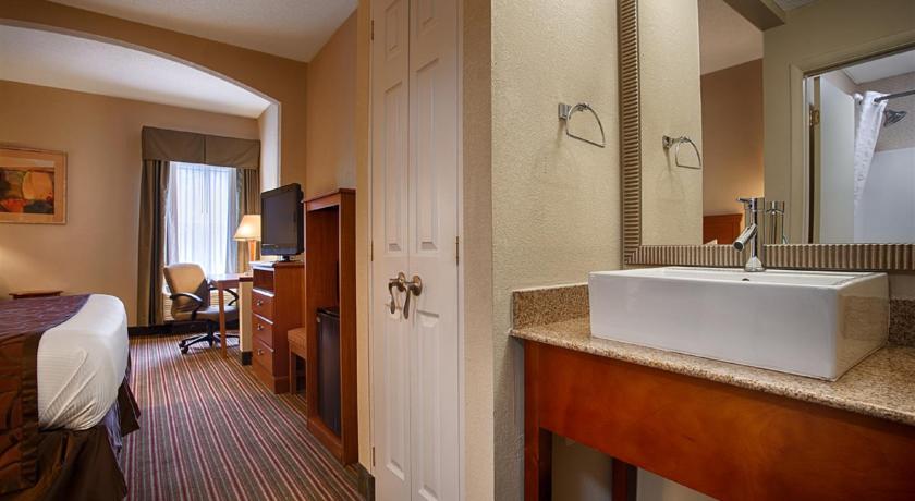 Imagen de la habitación del Hotel Best Western Plus Edison Inn. Foto 9