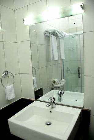 Imagen de la habitación del Hotel Best Western Plus Elomaz. Foto 17