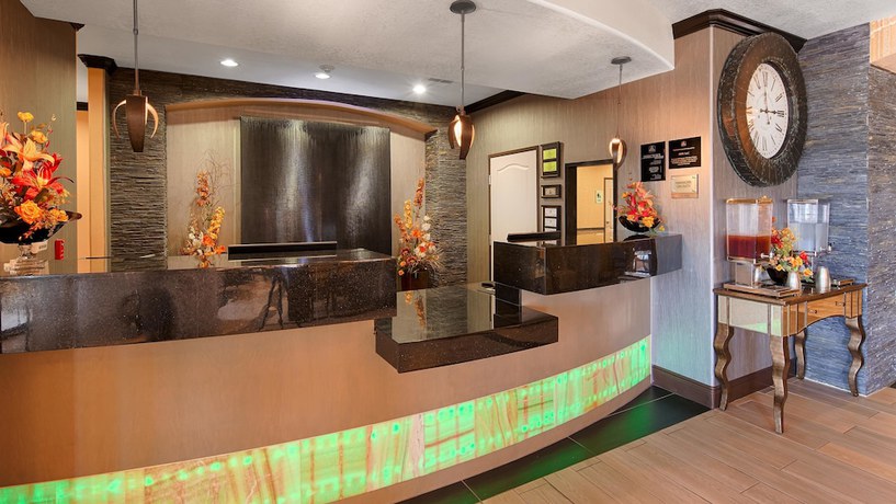 Imagen de los interiores del Hotel Best Western Plus Emerald Inn and Suites. Foto 16