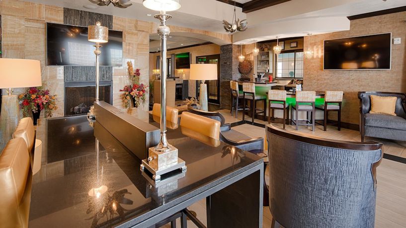 Imagen de los interiores del Hotel Best Western Plus Emerald Inn and Suites. Foto 18