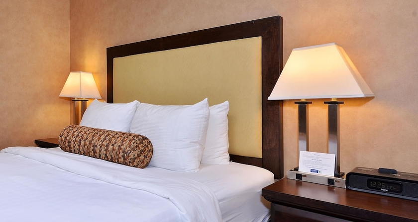 Imagen de la habitación del Hotel Best Western Plus Emerald Isle. Foto 9