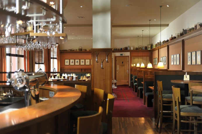 Imagen del bar/restaurante del Hotel Best Western Plus Excelsior. Foto 5