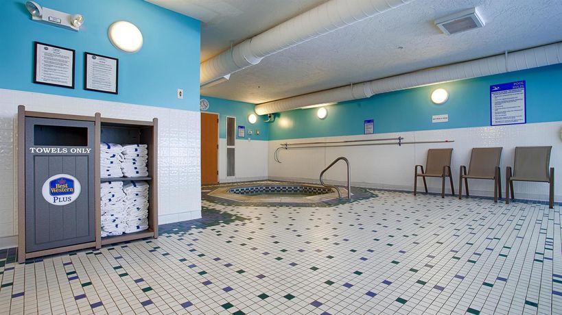 Imagen de la piscina del Hotel Best Western Plus Executive Court Inn And Conferen. Foto 16