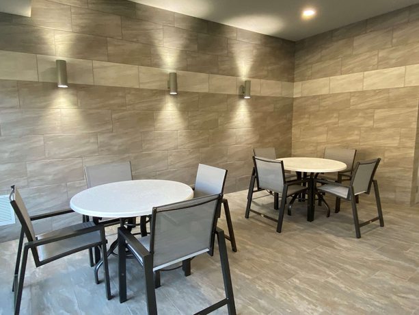 Imagen de la piscina del Hotel Best Western Plus Executive Residency Antioch Inn. Foto 20