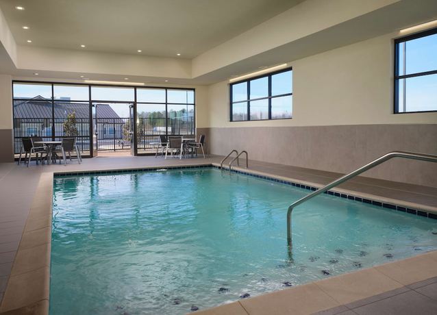 Imagen de la piscina del Hotel Best Western Plus Executive Residency Jackson Northeast. Foto 20