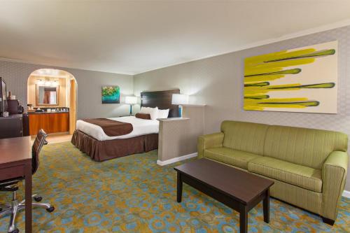 Imagen de la habitación del Hotel Best Western Plus Executive Suites. Foto 10