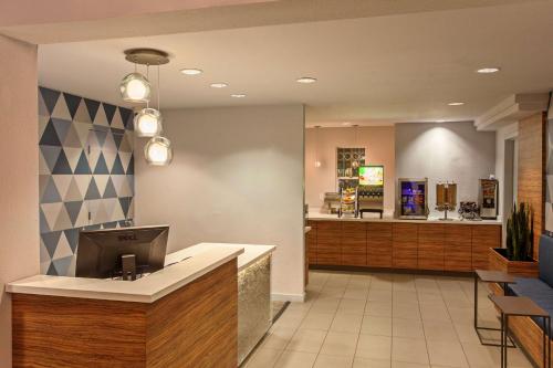 Imagen general del Hotel Best Western Plus Executive Suites. Foto 1