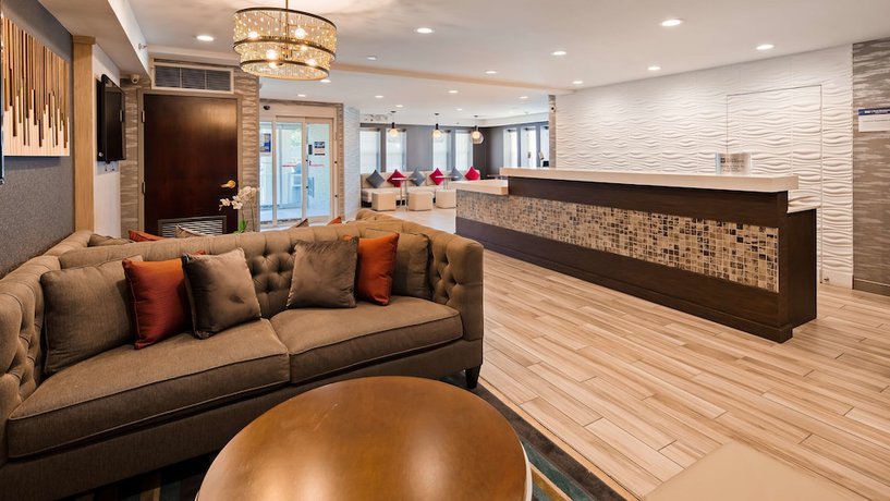 Imagen de los interiores del Hotel Best Western Plus Fairfield. Foto 16