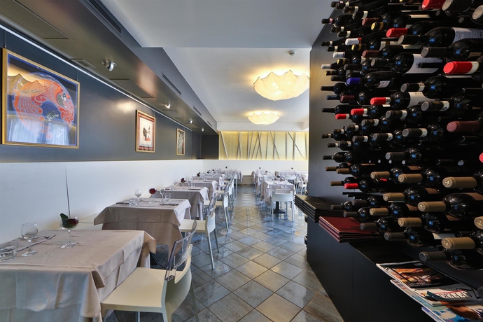 Imagen del bar/restaurante del Hotel Best Western Plus Farnese. Foto 5