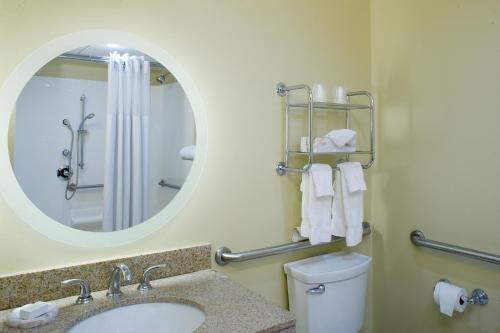 Imagen de la habitación del Hotel Best Western Plus Franklin Square Inn. Foto 5