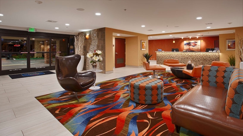 Imagen de los interiores del Hotel Best Western Plus Fresno Airport. Foto 17
