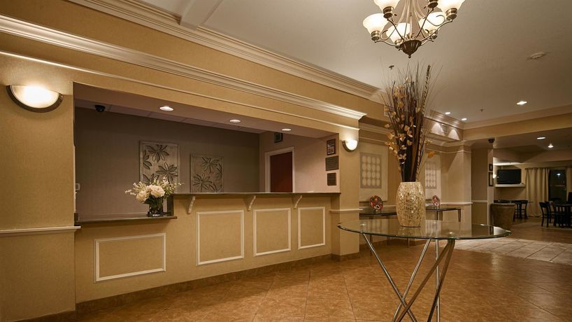 Imagen de los interiores del Hotel Best Western Plus Frontier Inn. Foto 11