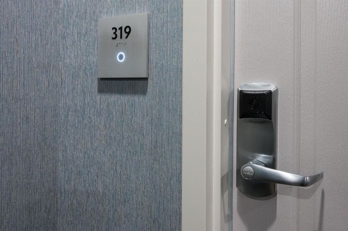 Imagen del bar/restaurante del Hotel Best Western Plus Gardena Inn And Suites. Foto 7