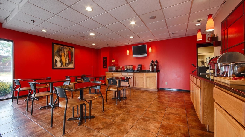 Imagen del bar/restaurante del Hotel Best Western Plus Gen X Inn. Foto 3