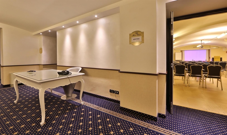 Imagen de los interiores del Hotel Best Western Plus Genova. Foto 7