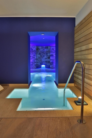 Imagen de la piscina del Hotel Best Western Plus Genova. Foto 10