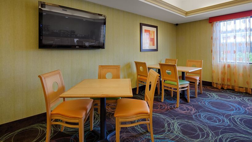 Imagen del bar/restaurante del Hotel Best Western Plus Glen Allen Inn. Foto 3