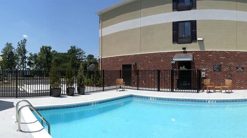 Imagen de la piscina del Hotel Best Western Plus Glen Allen Inn. Foto 15