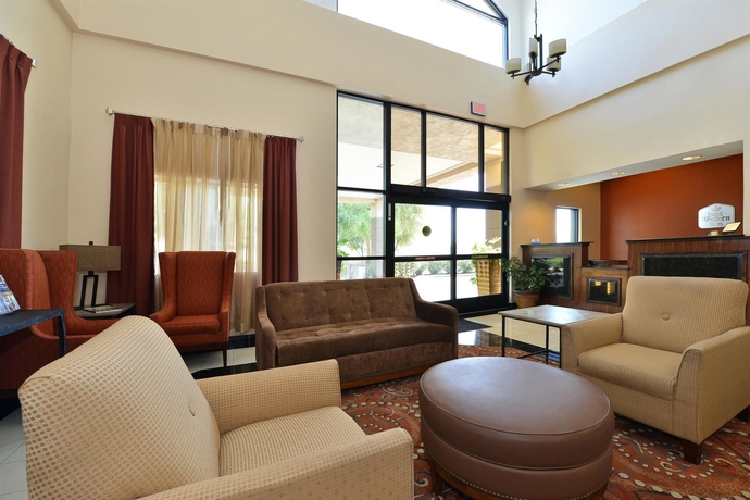 Imagen de los interiores del Hotel Best Western Plus Gold Poppy Inn. Foto 11