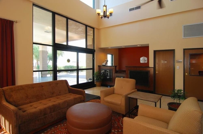 Imagen de los interiores del Hotel Best Western Plus Gold Poppy Inn. Foto 12
