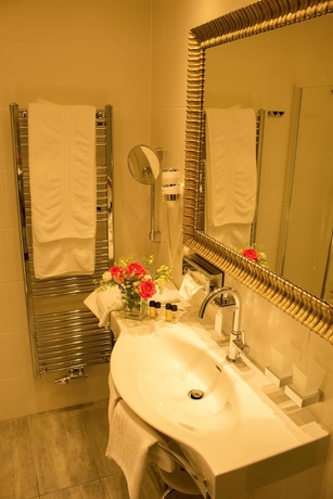 Imagen de la habitación del Hotel Best Western Plus Goldener Adler. Foto 6