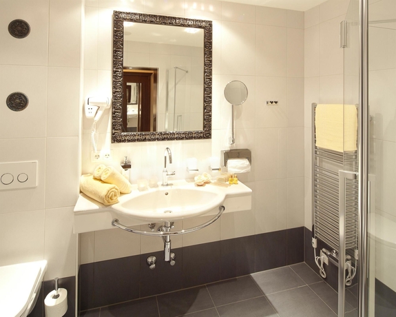 Imagen de la habitación del Hotel Best Western Plus Goldener Adler. Foto 12