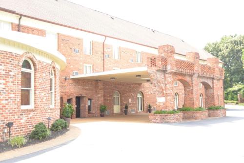 Imagen general del Hotel Best Western Plus Governor's Inn. Foto 3