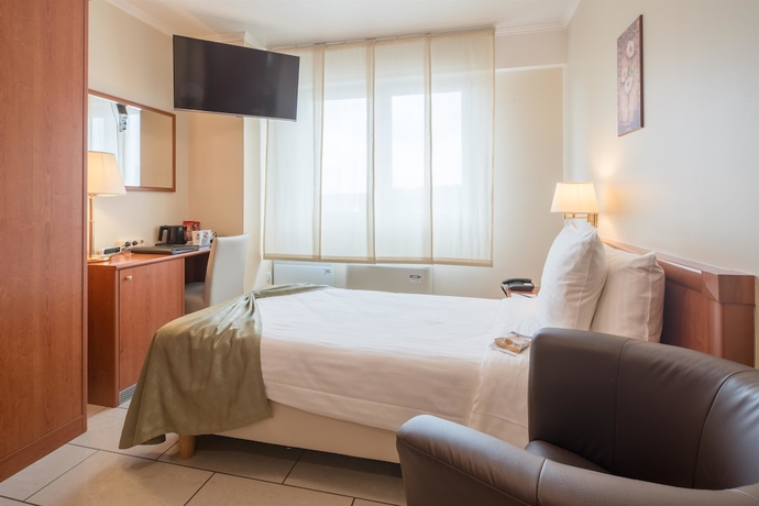 Imagen de la habitación del Hotel Best Western Plus Grand Hotel Victor Hugo. Foto 3