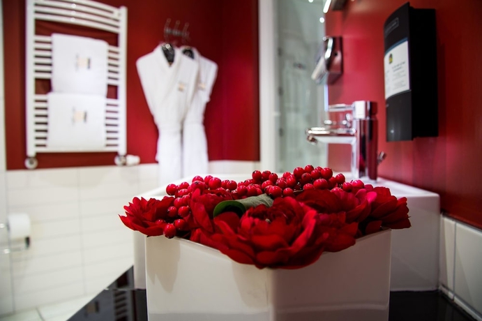 Imagen de la habitación del Hotel Best Western Plus Grand Hotel Victor Hugo. Foto 12