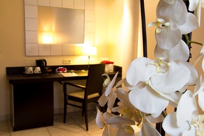 Imagen de la habitación del Hotel Best Western Plus Grand Hotel Victor Hugo. Foto 14