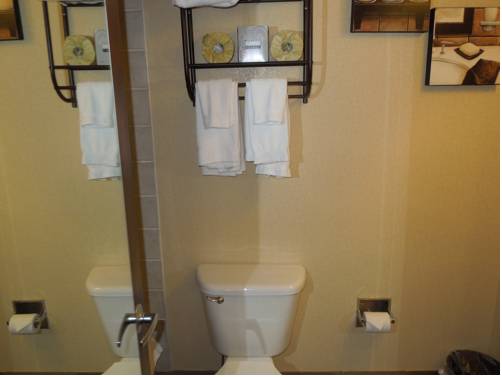 Imagen de la habitación del Hotel Best Western Plus Hannaford Inn & Suites. Foto 2