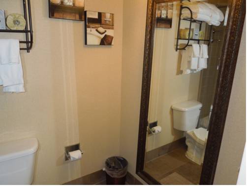Imagen de la habitación del Hotel Best Western Plus Hannaford Inn & Suites. Foto 3