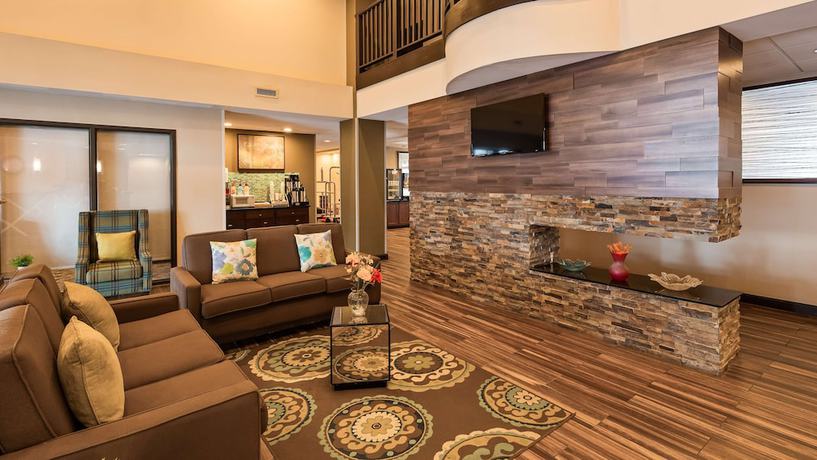 Imagen de los interiores del Hotel Best Western Plus Harrisburg East Inn And Suites. Foto 19