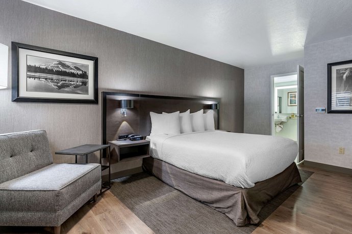 Imagen de la habitación del Hotel Best Western Plus Hilltop Inn. Foto 9