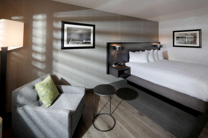 Imagen de la habitación del Hotel Best Western Plus Hilltop Inn. Foto 15