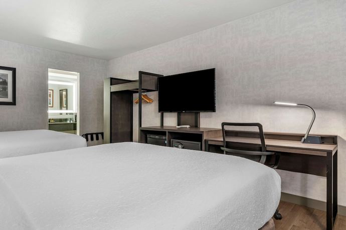 Imagen de la habitación del Hotel Best Western Plus Hilltop Inn. Foto 17